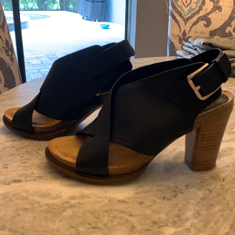 Sofft leather stacked heels